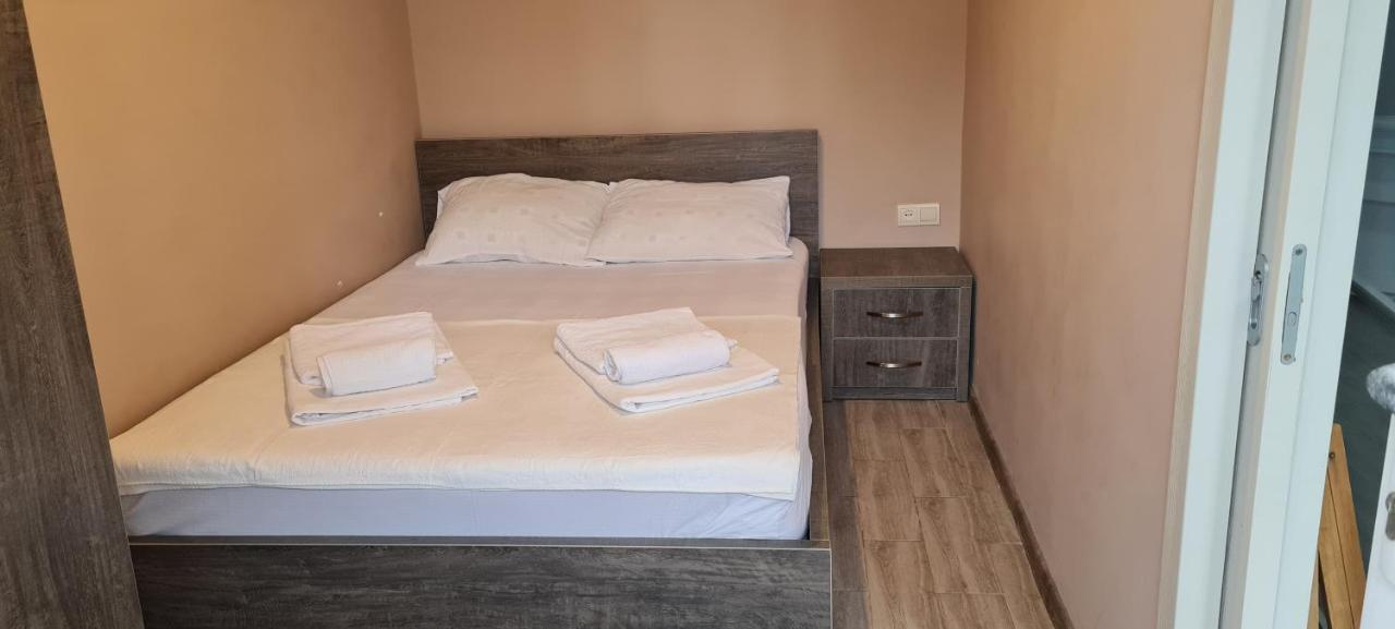 Apartment Near The Beach Batumi-โกนิโอ ภายนอก รูปภาพ