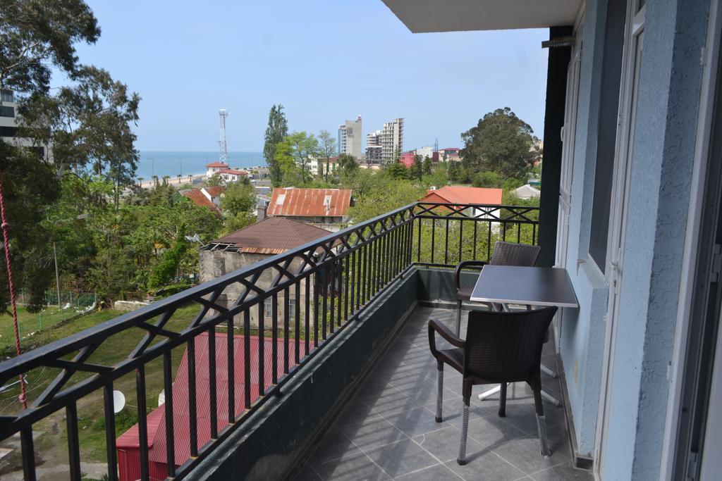 Apartment Near The Beach Batumi-โกนิโอ ภายนอก รูปภาพ
