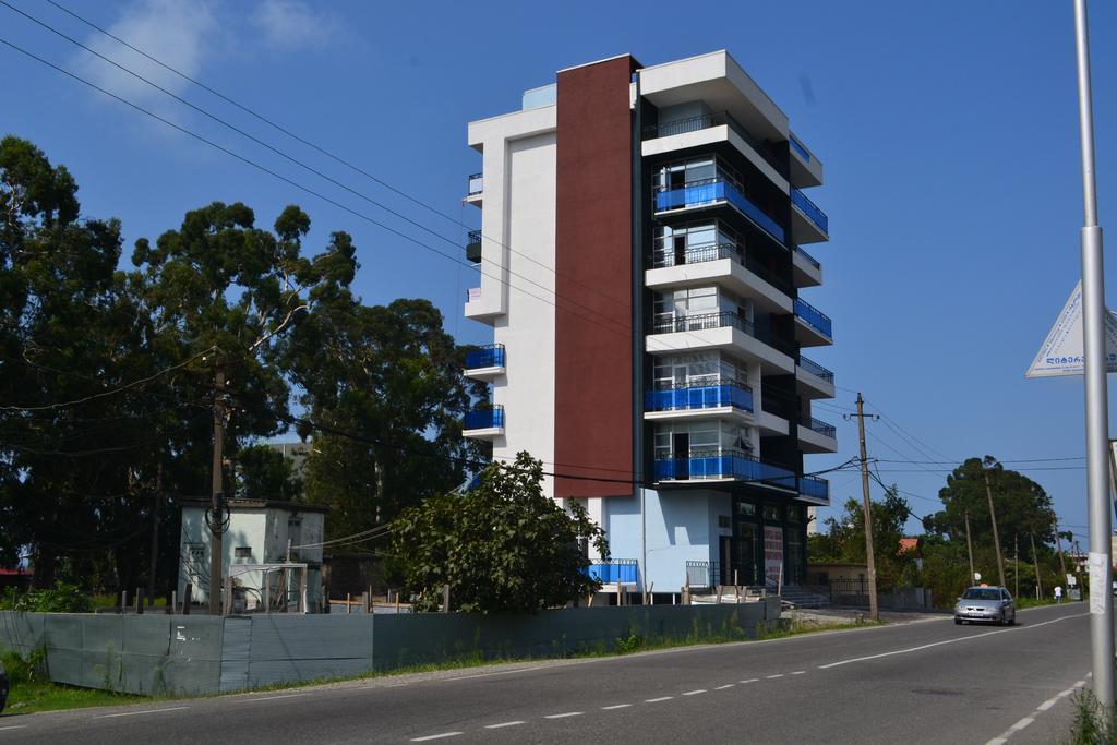 Apartment Near The Beach Batumi-โกนิโอ ภายนอก รูปภาพ